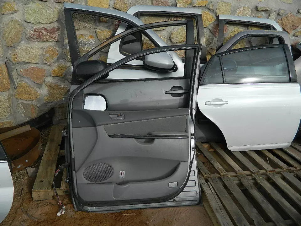 2004 2005 2006 2007 2008 2009 2010 TOYOTA SIENNA RIGHT FRONT PASSENGER DOOR OEM