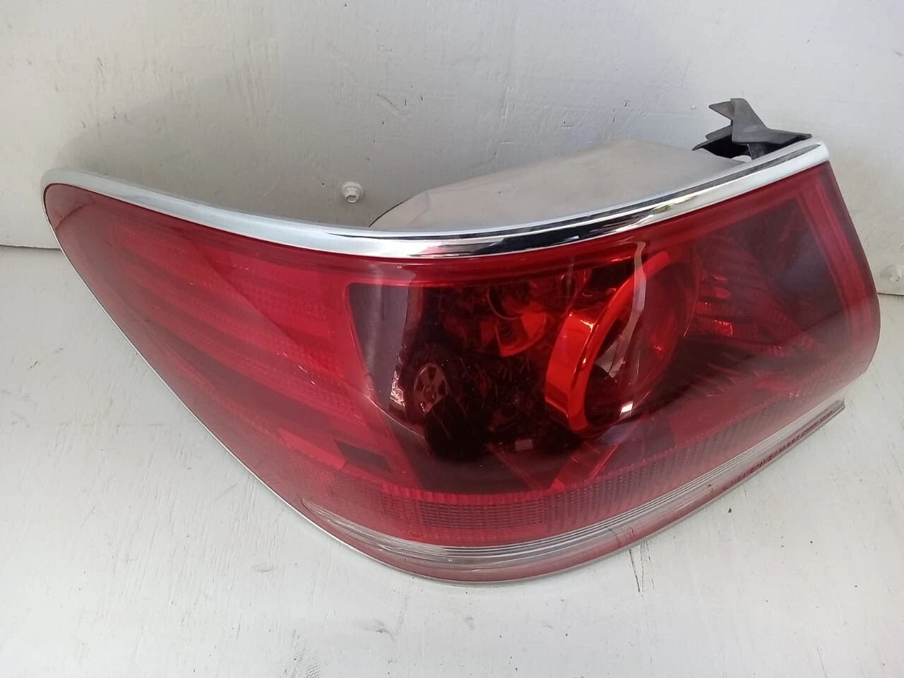 2004-2006 LEXUS ES330 ES 330 TAIL LIGHT REAR LAMP LEFT DRIVER SIDE 8155133430