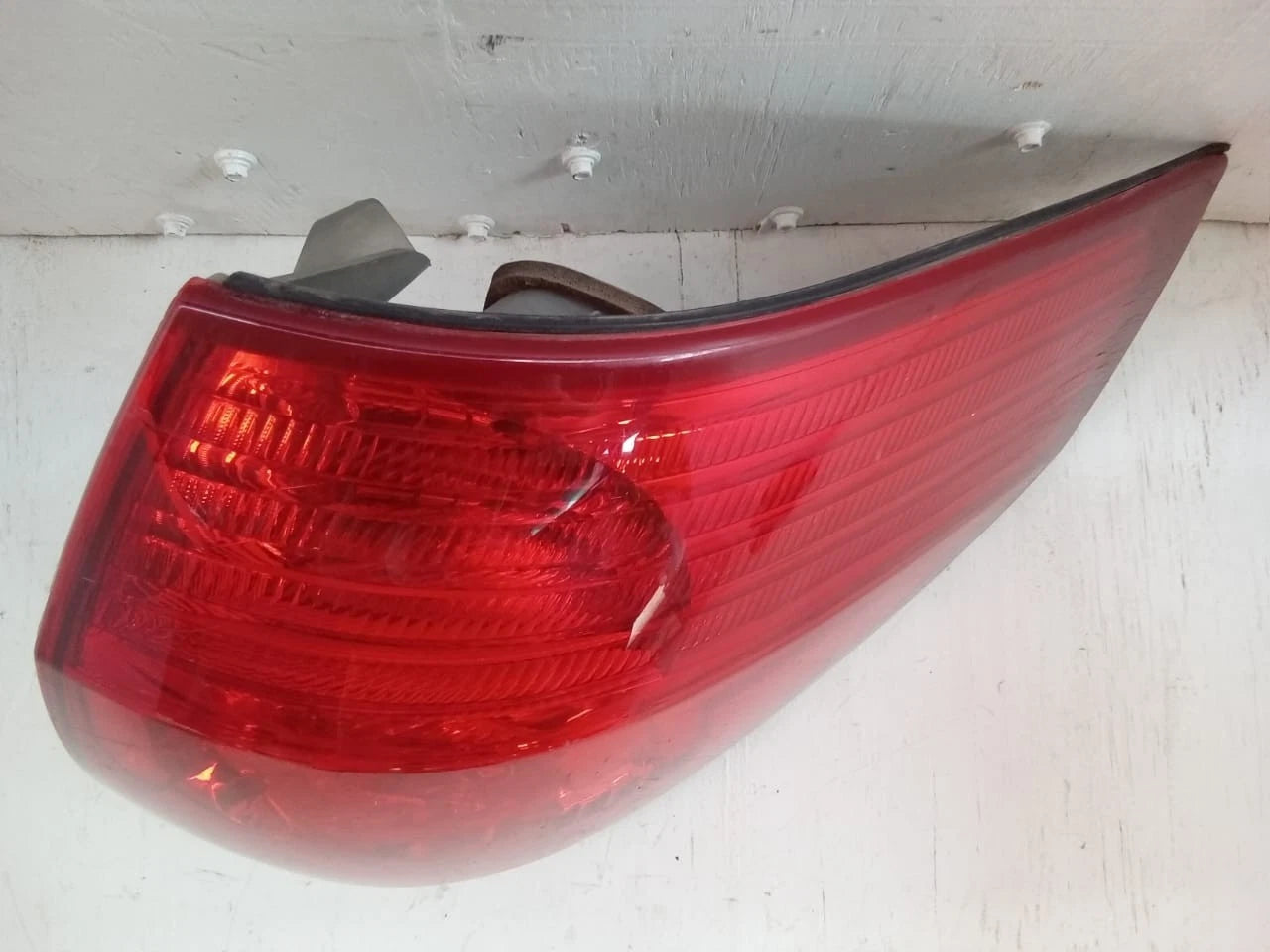 2006-2010 TOYOTA SIENNA TAIL LIGHT REAR LAMP RIGHT PASSENGER SIDE 81550AE020