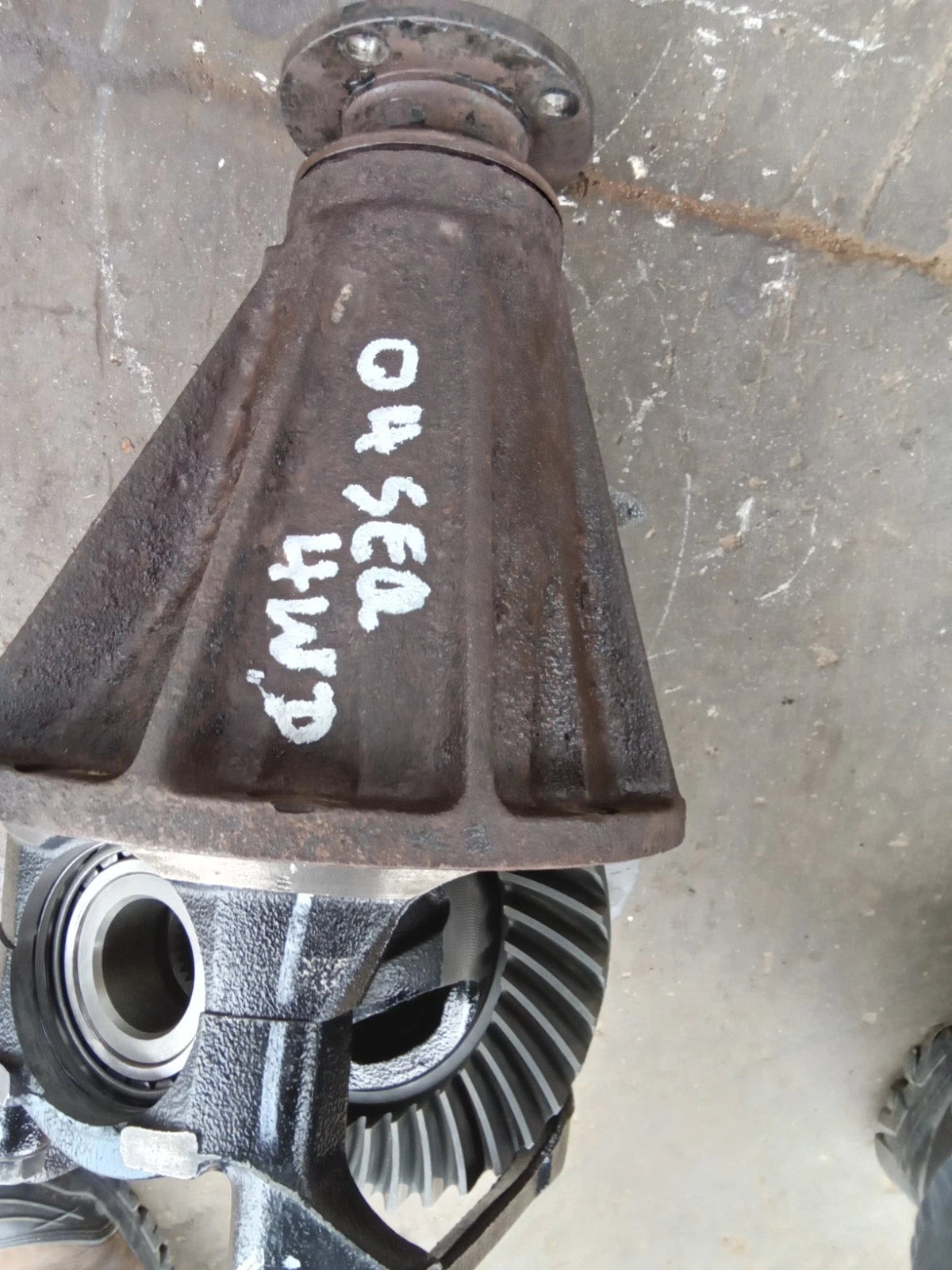 01 -07 TOYOTA SEQUOIA V8 4.7L 4WD REAR DIFFERENTIAL CARRIER 3RD MEMBER 41110-35751