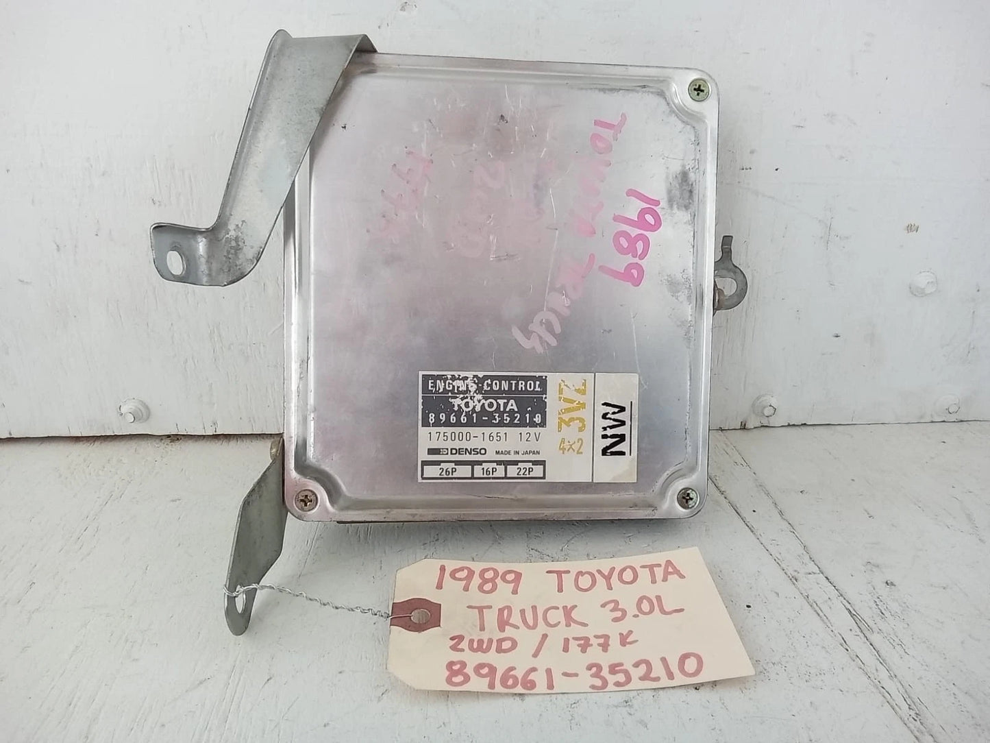 1989 TOYOTA PICKUP TRUCK 3.0L ENGINE COMPUTER CONTROL MODULE ECU ECM 89661-35210