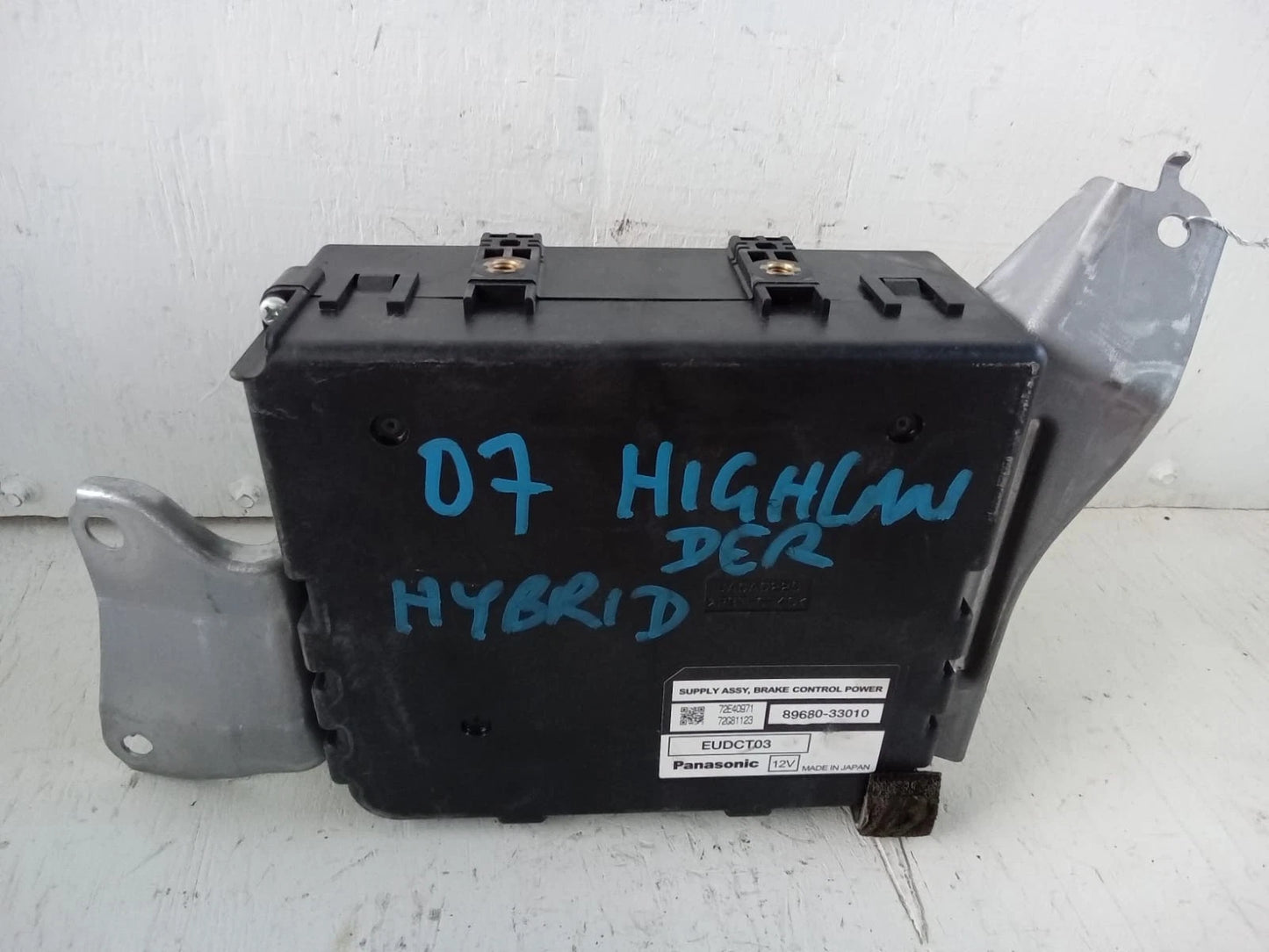 2006-2013 TOYOTA HIGHLANDER CAMRY BRAKE CONTROL POWER SUPPLY MODULE 89680-33010