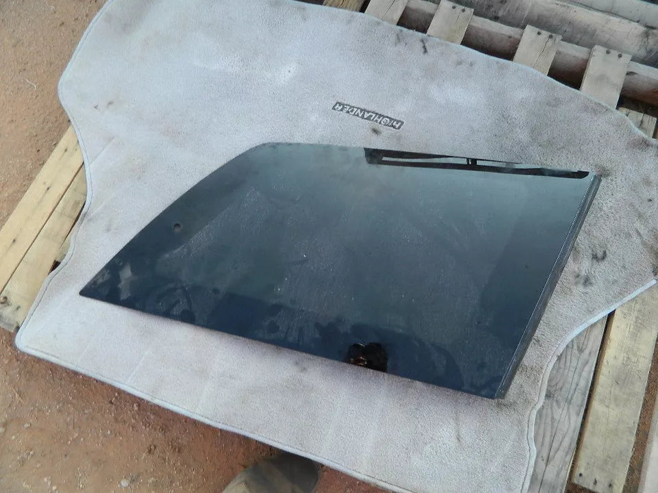 2004 2005 2006 2007 2008 2009 2010 TOYOTA SIENNA RIGHT QUARTER WINDOW GLASS