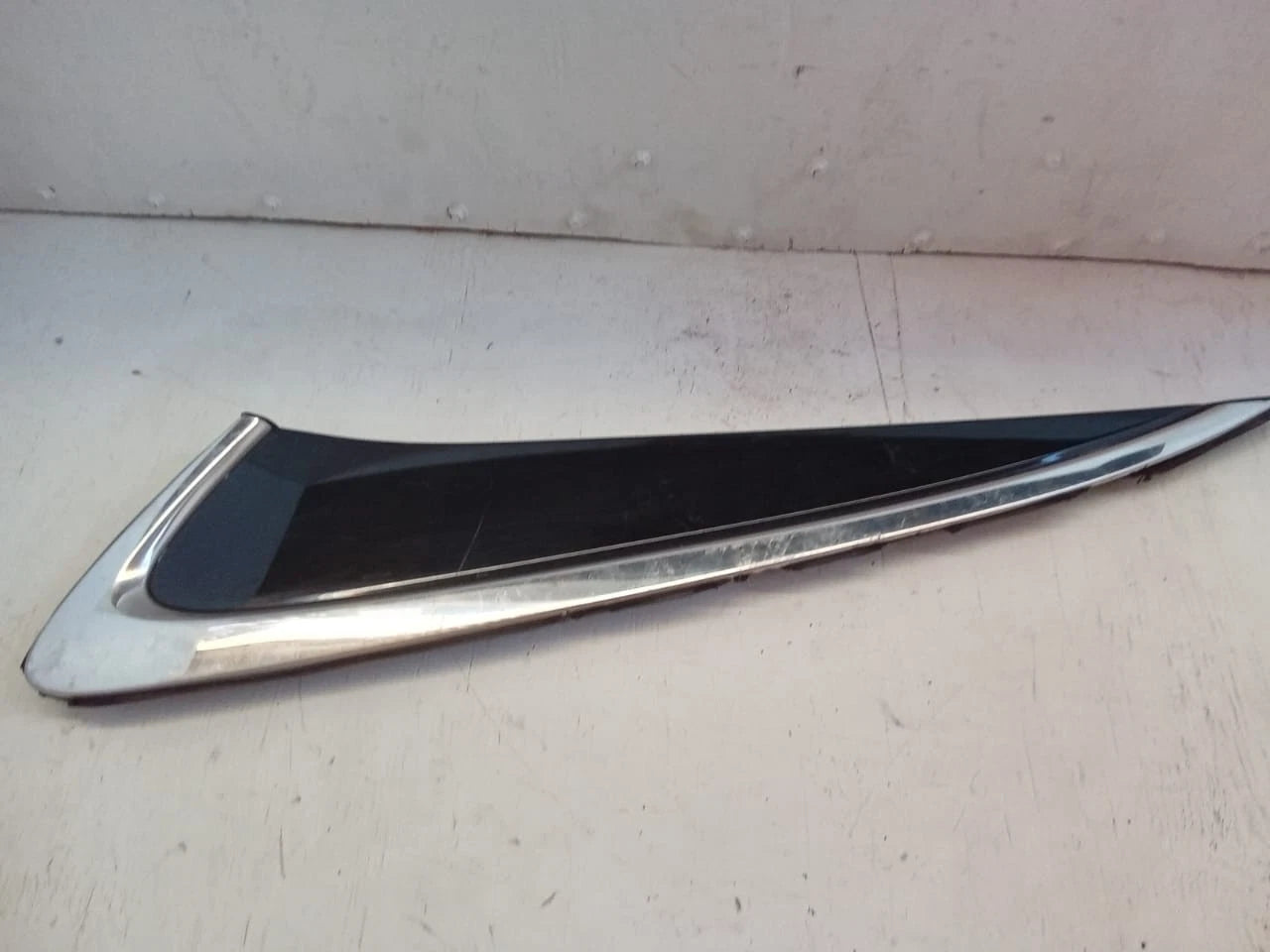 2015-2016 TOYOTA CAMRY LEFT LH SIDE REAR PILLAR TRIM MOLDING OEM 75056-06010