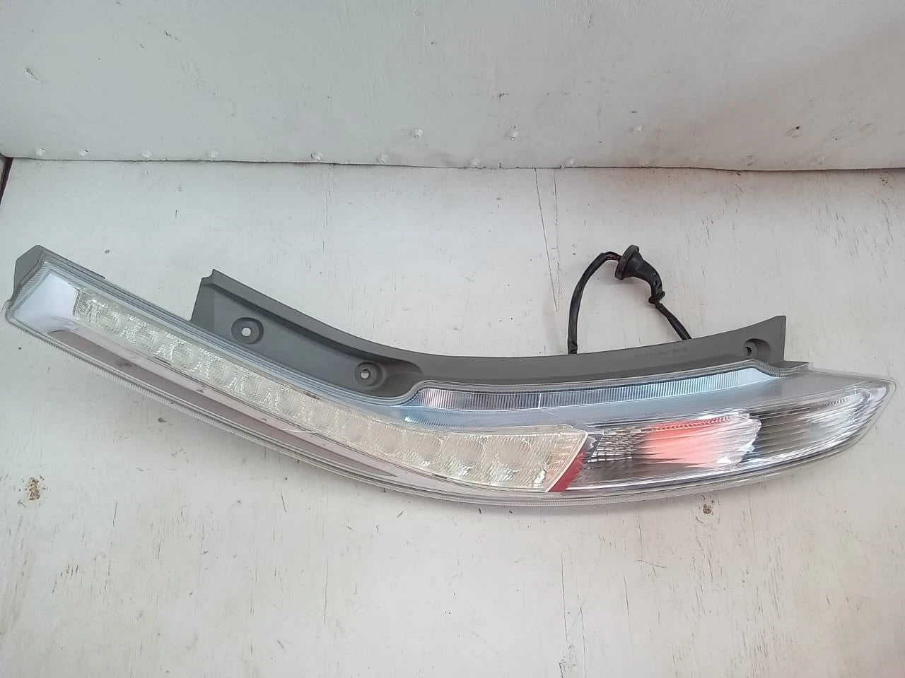 2013-2014 NISSAN LEAF REAR LAMP LEFT DRIVER SIDE 26555-3NA3A