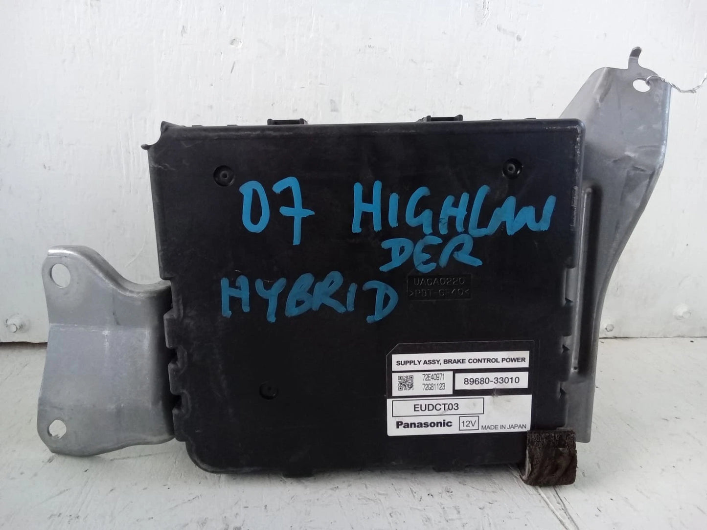 2006-2013 TOYOTA HIGHLANDER CAMRY BRAKE CONTROL POWER SUPPLY MODULE 89680-33010