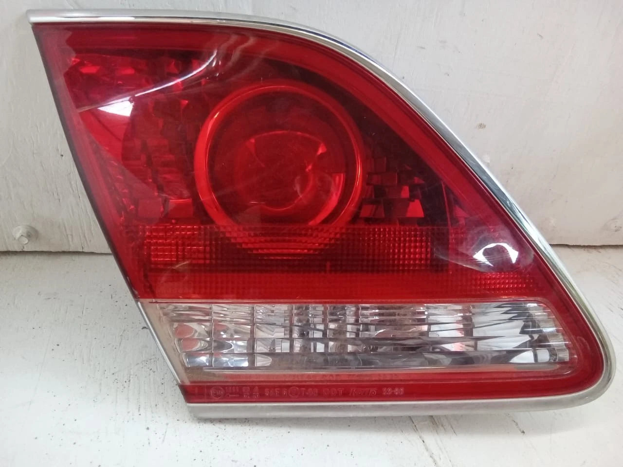 2004-2006 LEXUS ES330 REAR LAMP LEFT DRIVER SIDE 81561-33430