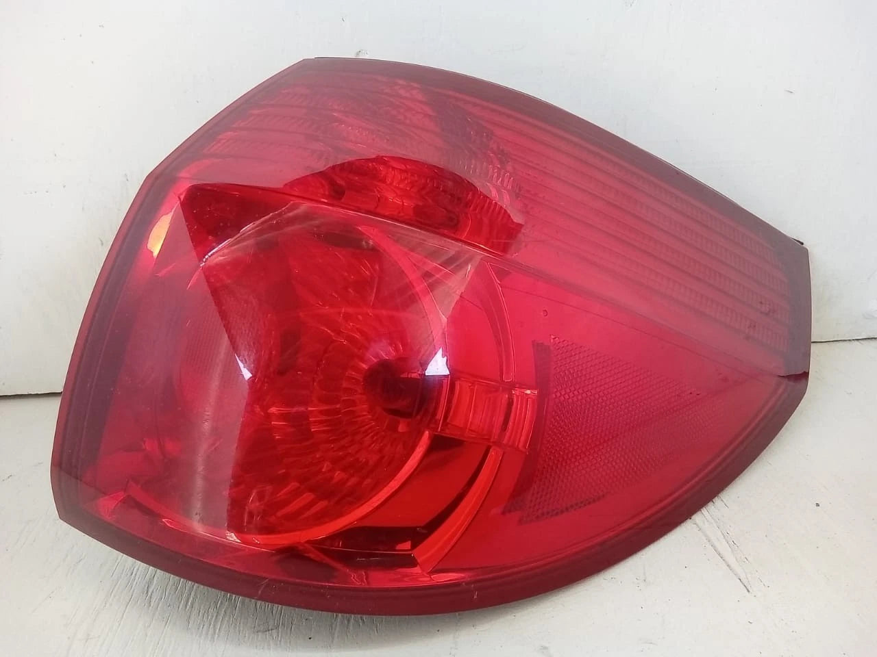 2006-2010 TOYOTA SIENNA TAIL LIGHT REAR LAMP RIGHT PASSENGER SIDE 81550AE020