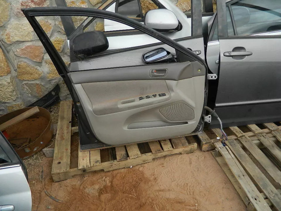 2002 2003 2004 2005 2006 TOYOTA CAMRY FRONT LEFT DRIVER DOOR OEM