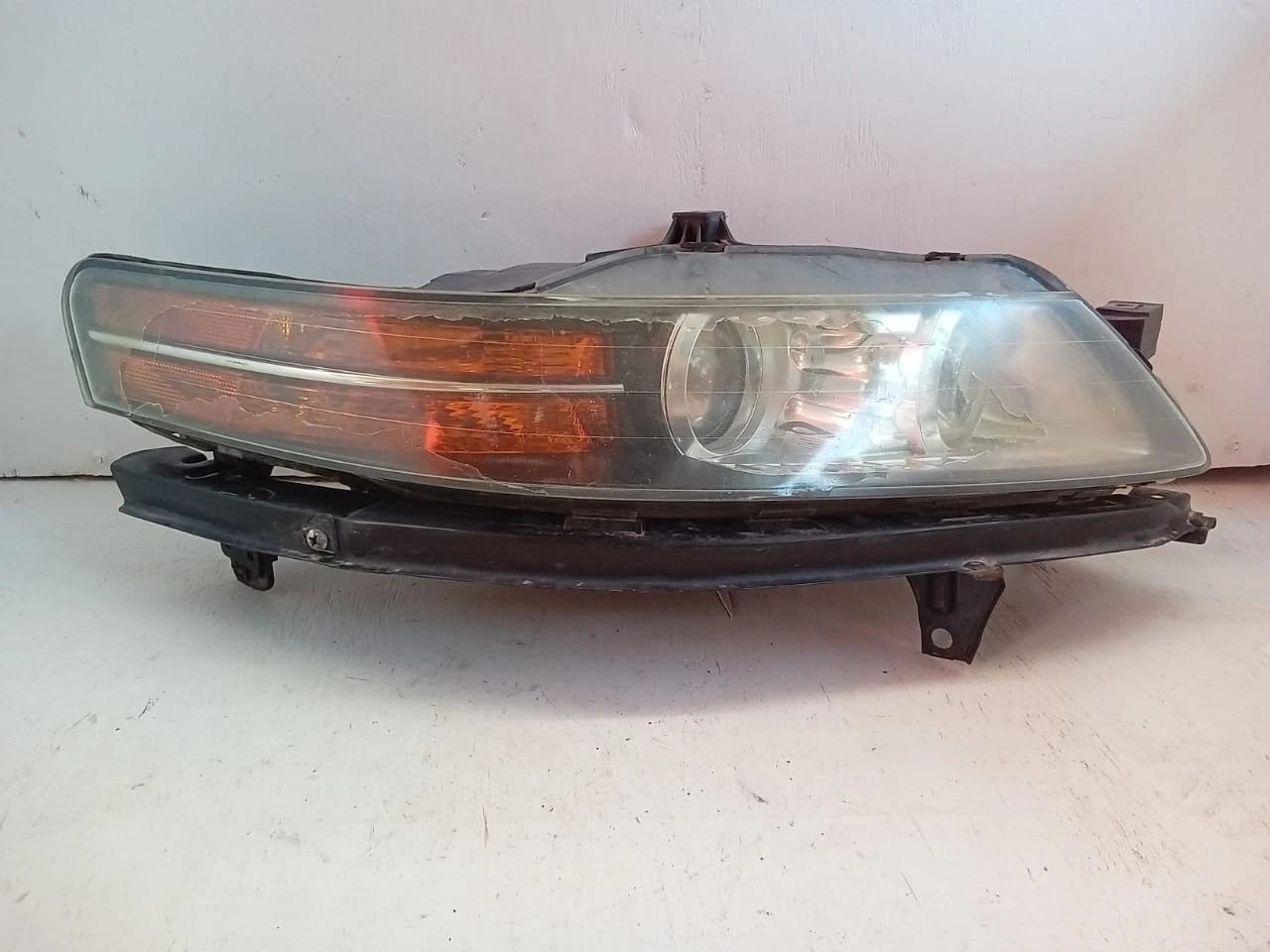 2007-2008 ACURA TL SEDAN RIGHT PASSENGER SIDE HEADLIGHT XENON HID HEADLAMP W3T16591 33151SEPA32