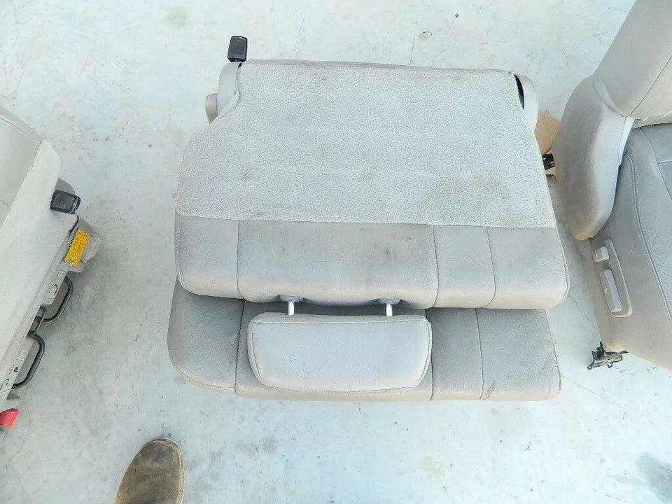 01 02 03 04 05 06 07 TOYOTA SEQUOIA REAR RIGHT PASSENGER SEAT (3RD ROW RIGHT)