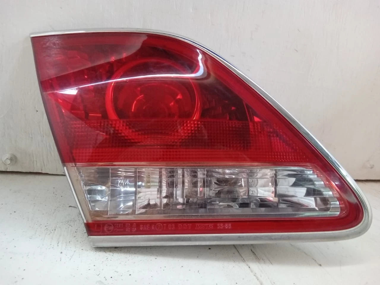 2004-2006 LEXUS ES330 REAR LAMP LEFT DRIVER SIDE 81561-33430