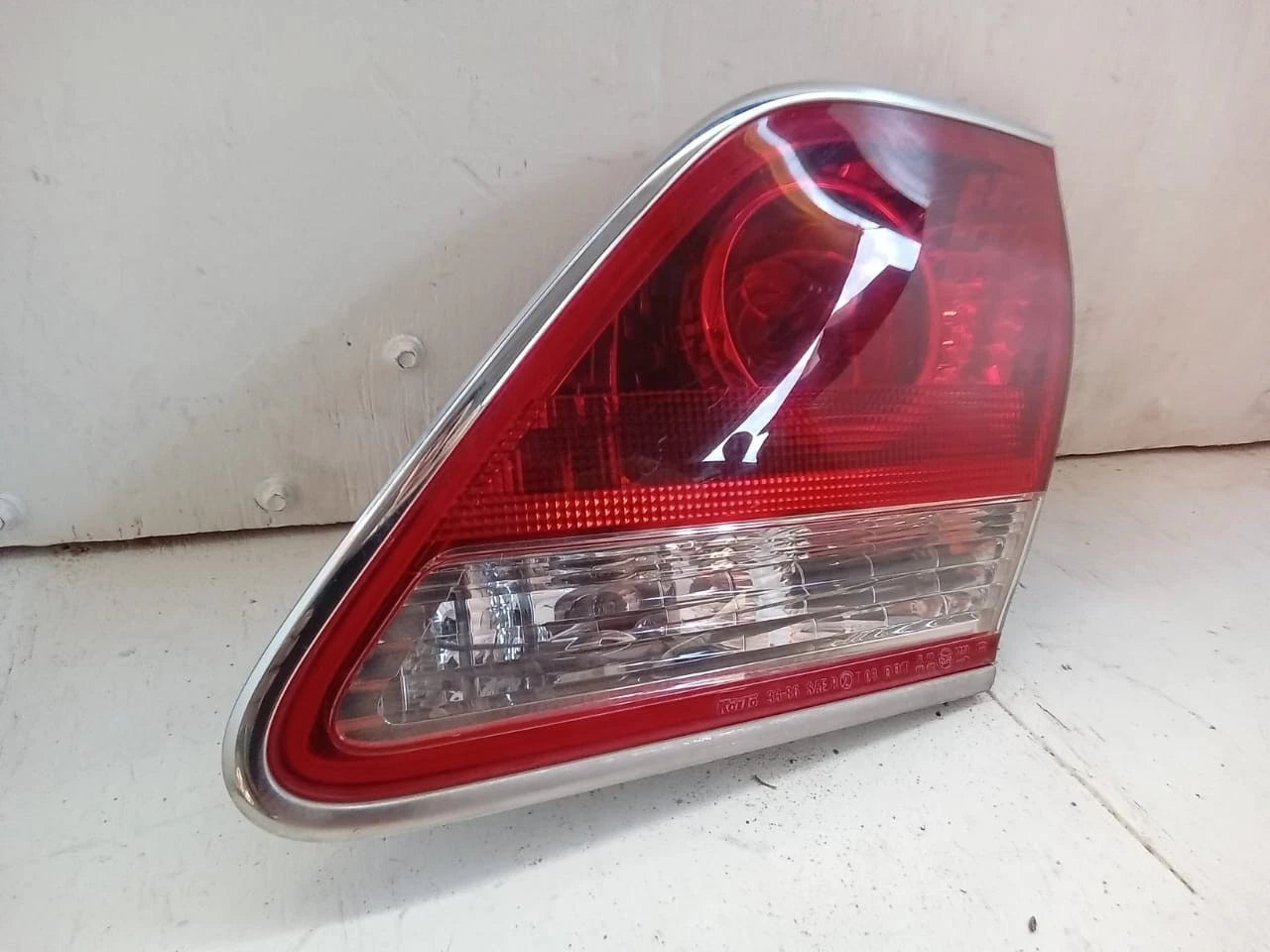 2004-2006 LEXUS ES330 REAR LAMP RIGHT PASSENGER SIDE 81551-33430