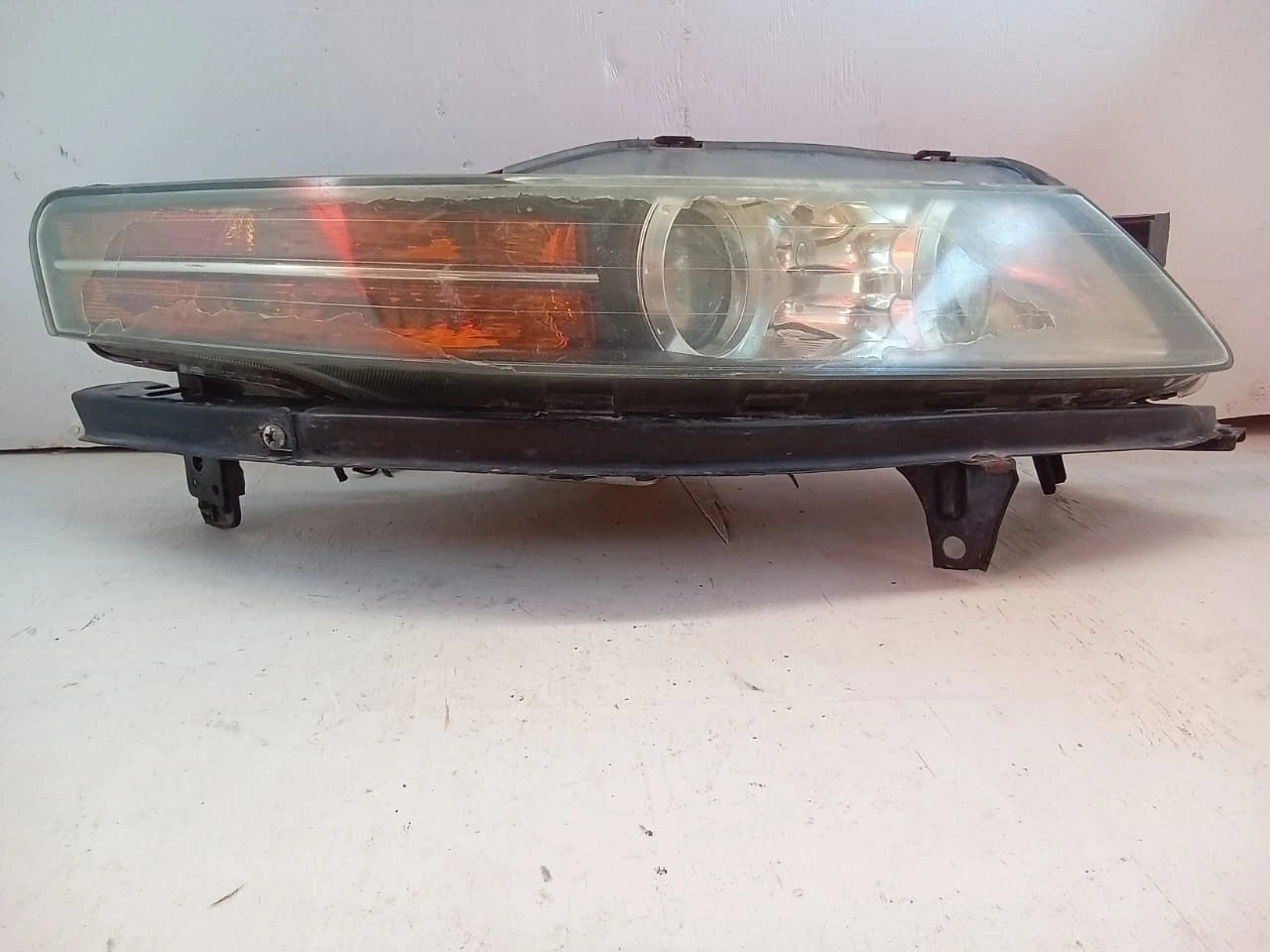 2007-2008 ACURA TL SEDAN RIGHT PASSENGER SIDE HEADLIGHT XENON HID HEADLAMP W3T16591 33151SEPA32