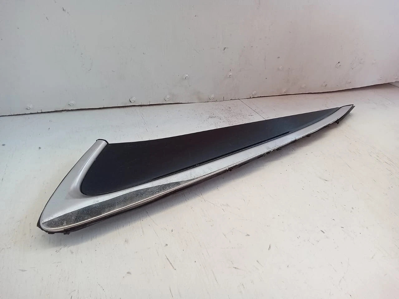 2015-2016 TOYOTA CAMRY LEFT LH SIDE REAR PILLAR TRIM MOLDING OEM 75056-06010