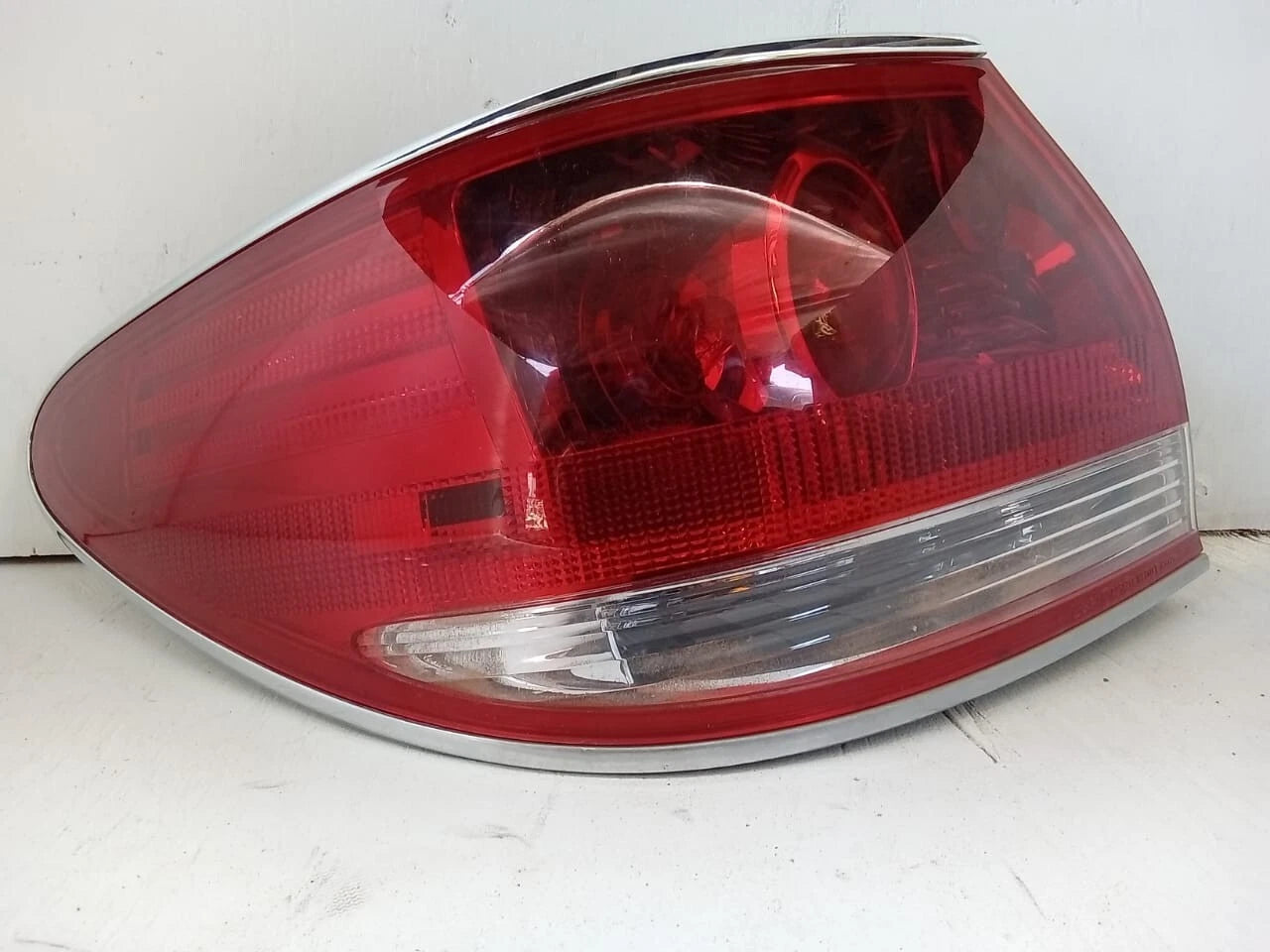 2004-2006 LEXUS ES330 ES 330 TAIL LIGHT REAR LAMP LEFT DRIVER SIDE 8155133430