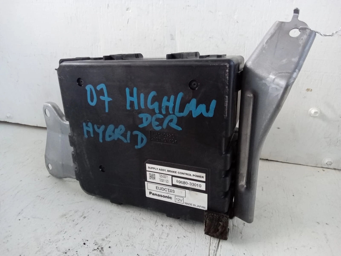 2006-2013 TOYOTA HIGHLANDER CAMRY BRAKE CONTROL POWER SUPPLY MODULE 89680-33010