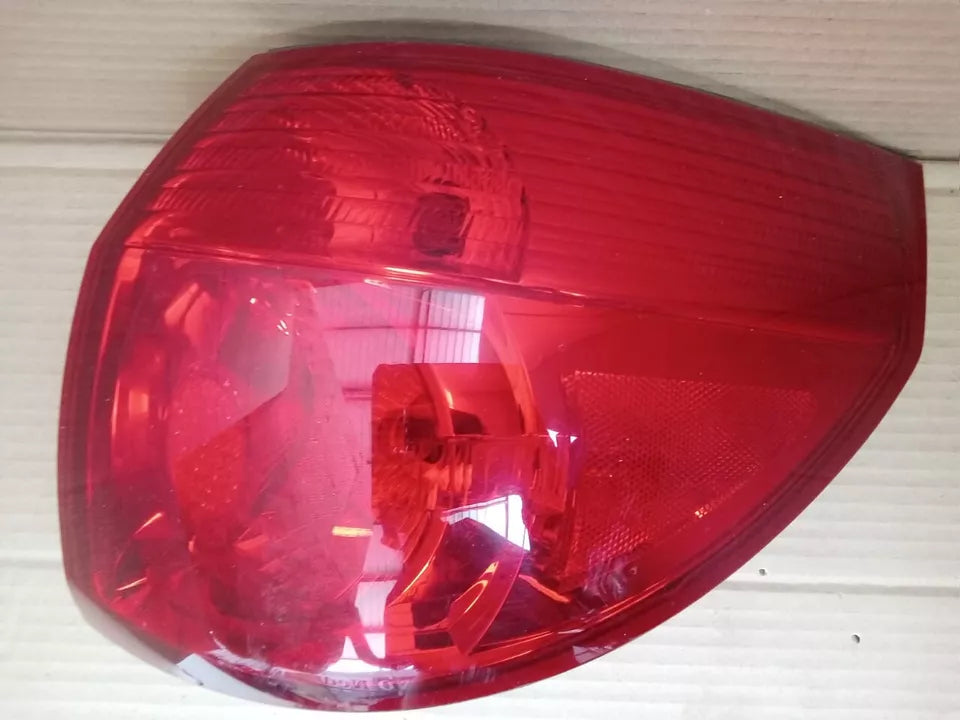 2006-2010 TOYOTA SIENNA TAIL LIGHT REAR LAMP RIGHT PASSENGER SIDE - OEM