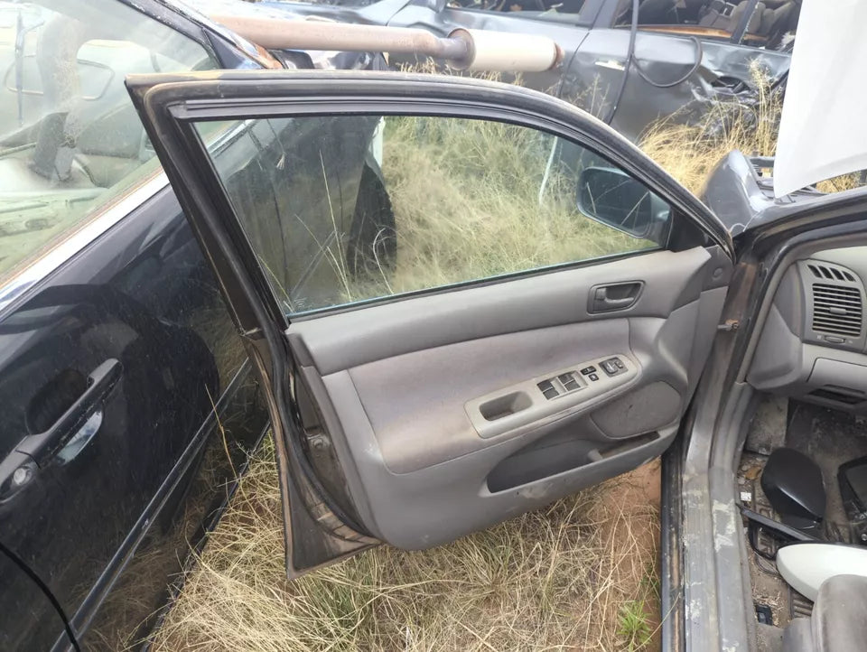 2002 2003 2004 2005 2006 TOYOTA CAMRY FRONT LEFT DRIVER DOOR OEM
