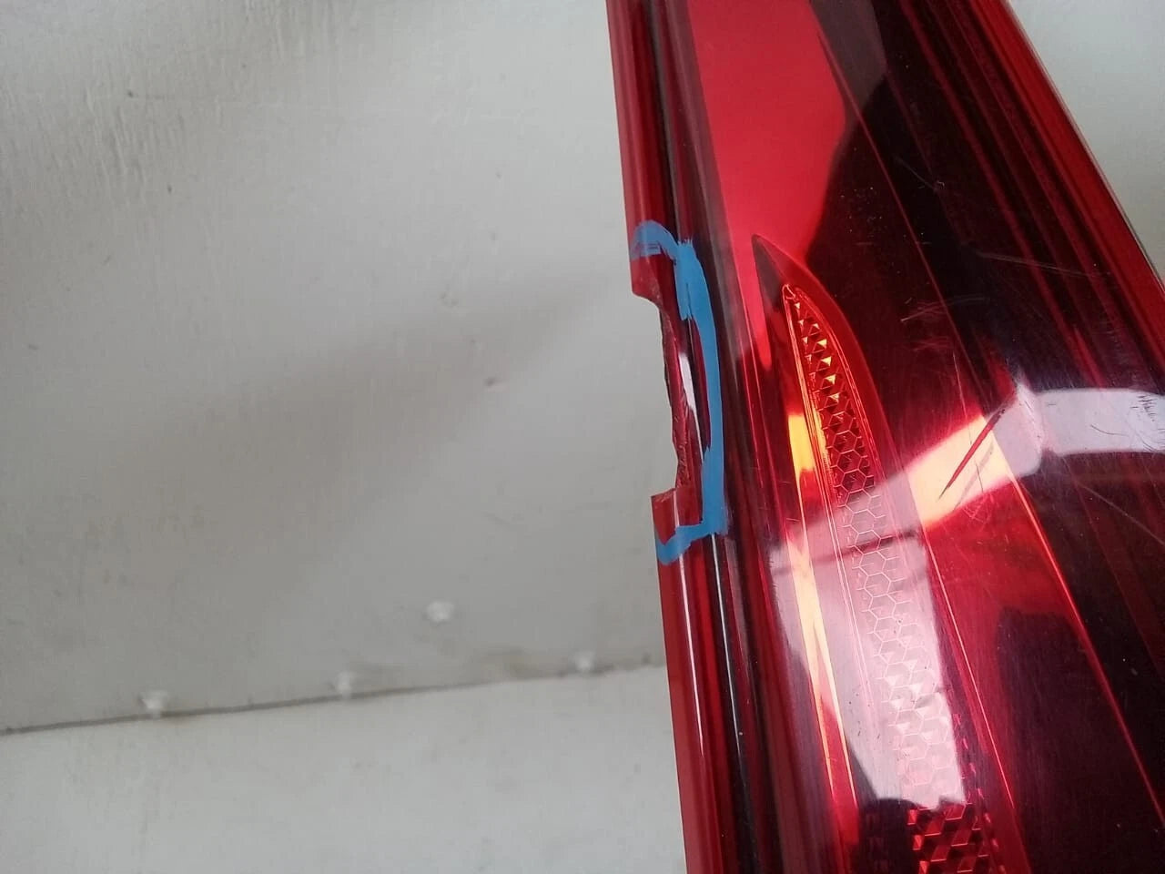 2018-2020 MITSUBISHI ECLIPSE CROSS TAIL LIGHT REAR LAMP LEFT DRIVER SIDE 8330B014