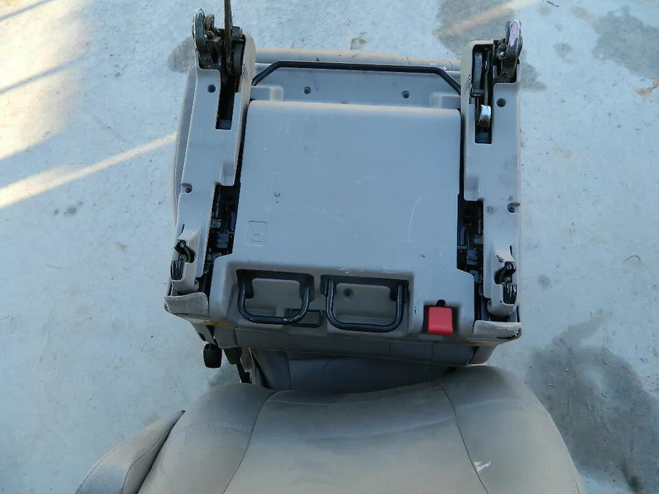 01 02 03 04 05 06 07 TOYOTA SEQUOIA REAR RIGHT PASSENGER SEAT (3RD ROW RIGHT)