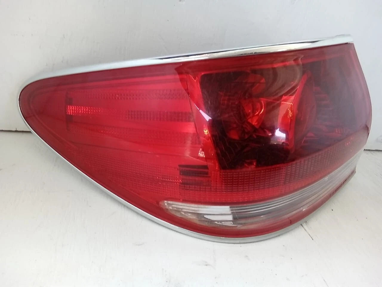 2004-2006 LEXUS ES330 ES 330 TAIL LIGHT REAR LAMP LEFT DRIVER SIDE 8155133430