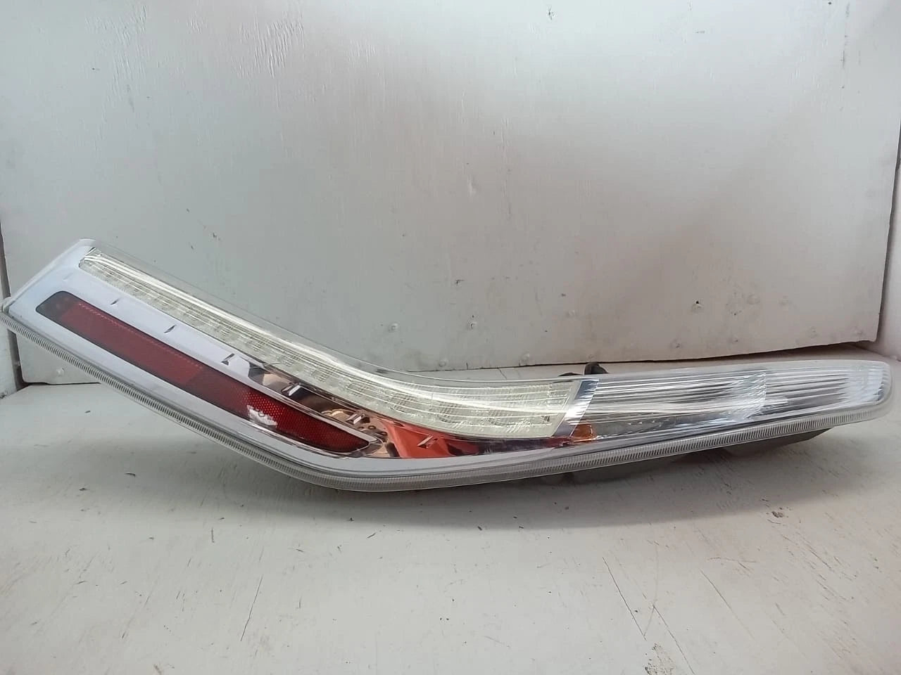 2013-2014 NISSAN LEAF REAR LAMP LEFT DRIVER SIDE 26555-3NA3A