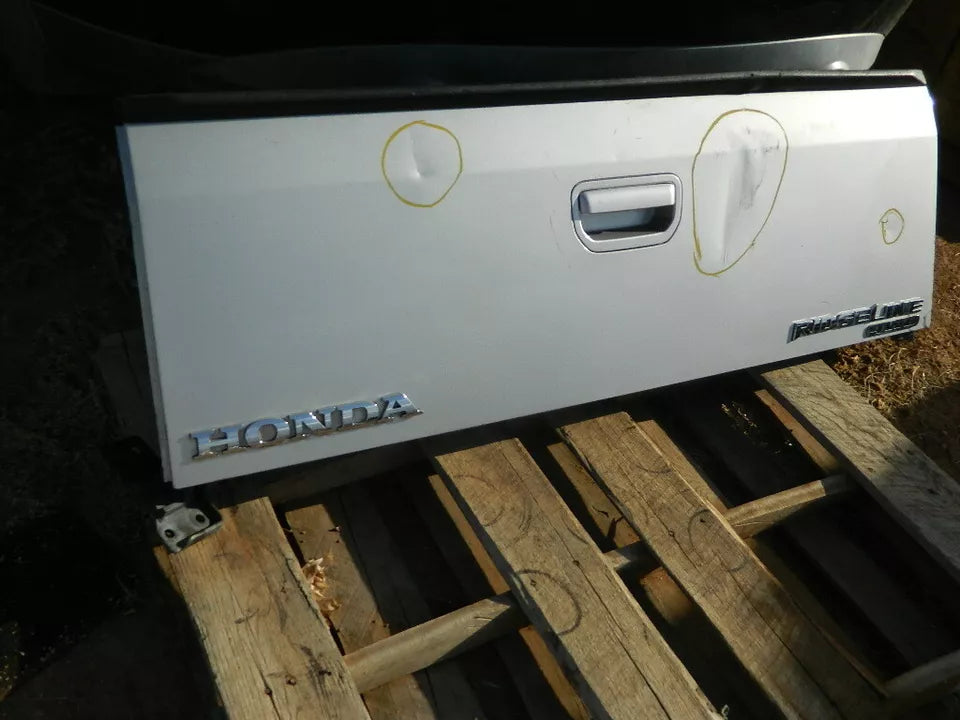 HONDA RIDGELINE TRUNK LID TAIL GATE TAILGATE LIFTGATE W/O CAMERA- SILVER