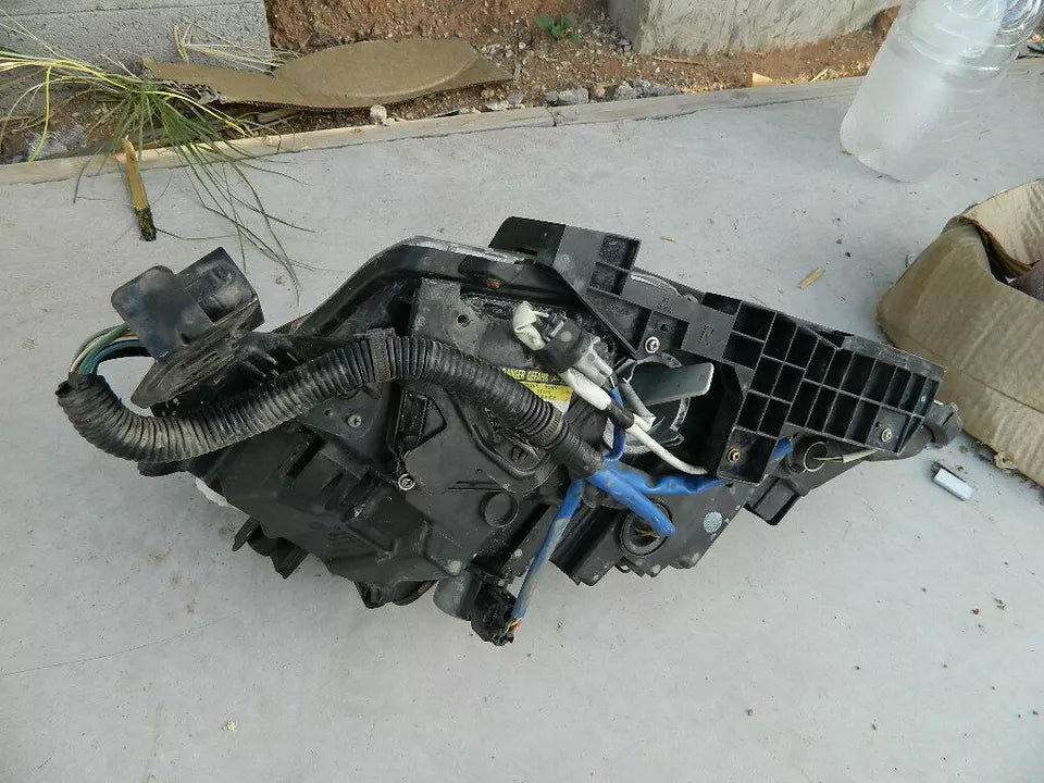 LEXUS IS 350 IS250 SEDAN FRONT PASSENGER SIDE XENON HID HEADLIGHT HEADLAMP ASSY