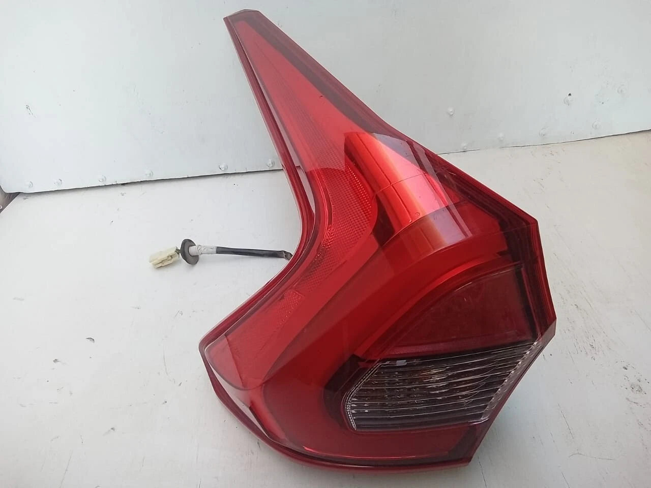 2018-2020 MITSUBISHI ECLIPSE CROSS TAIL LIGHT REAR LAMP LEFT DRIVER SIDE 8330B014