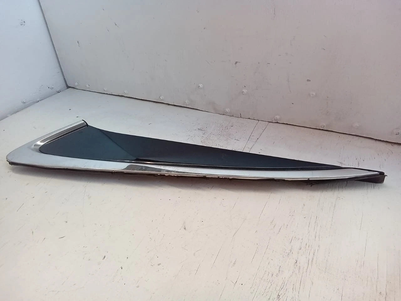 2015-2016 TOYOTA CAMRY LEFT LH SIDE REAR PILLAR TRIM MOLDING OEM 75056-06010