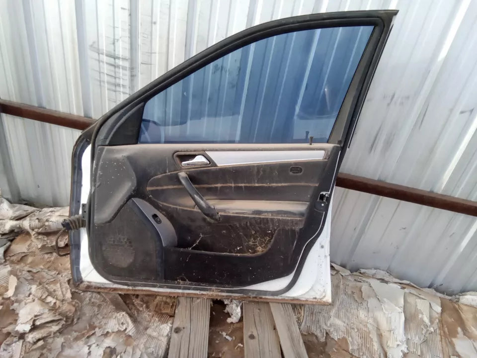 2001 2002 2003 2004 2005 2006 2007 MERCEDES C CLASS FRONT RIGHT DOOR