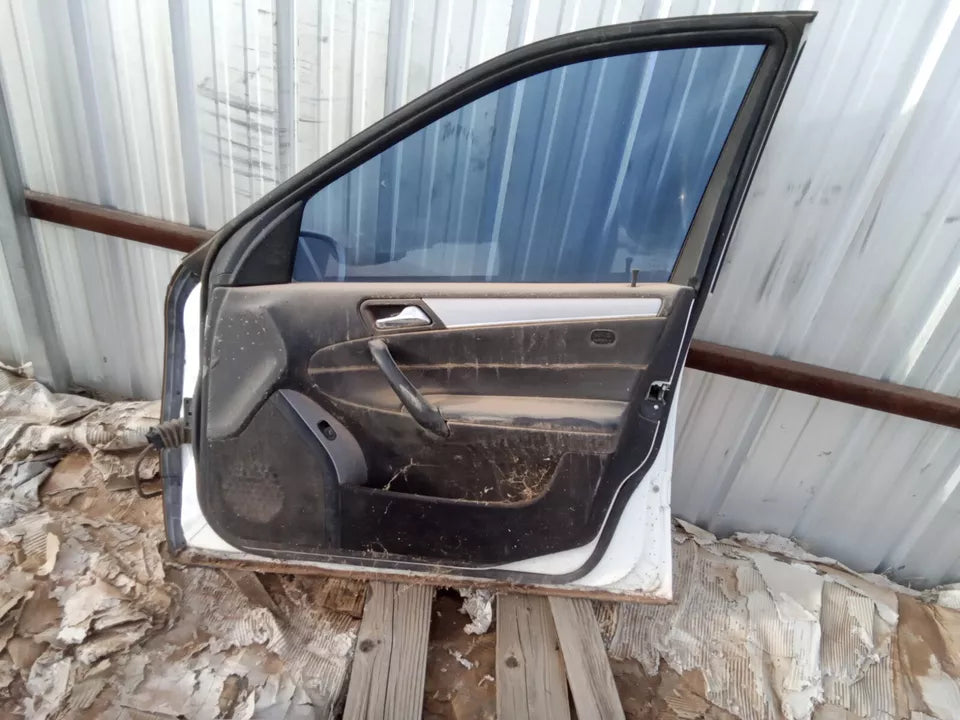 2001 2002 2003 2004 2005 2006 2007 MERCEDES C CLASS FRONT RIGHT DOOR