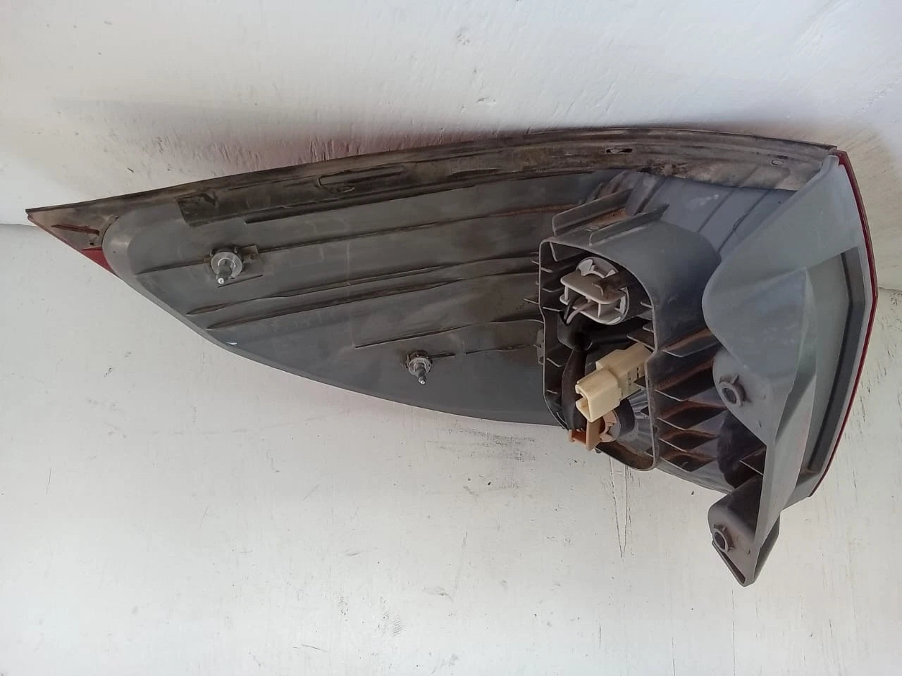 2006-2010 TOYOTA SIENNA TAIL LIGHT REAR LAMP RIGHT PASSENGER SIDE 81550AE020