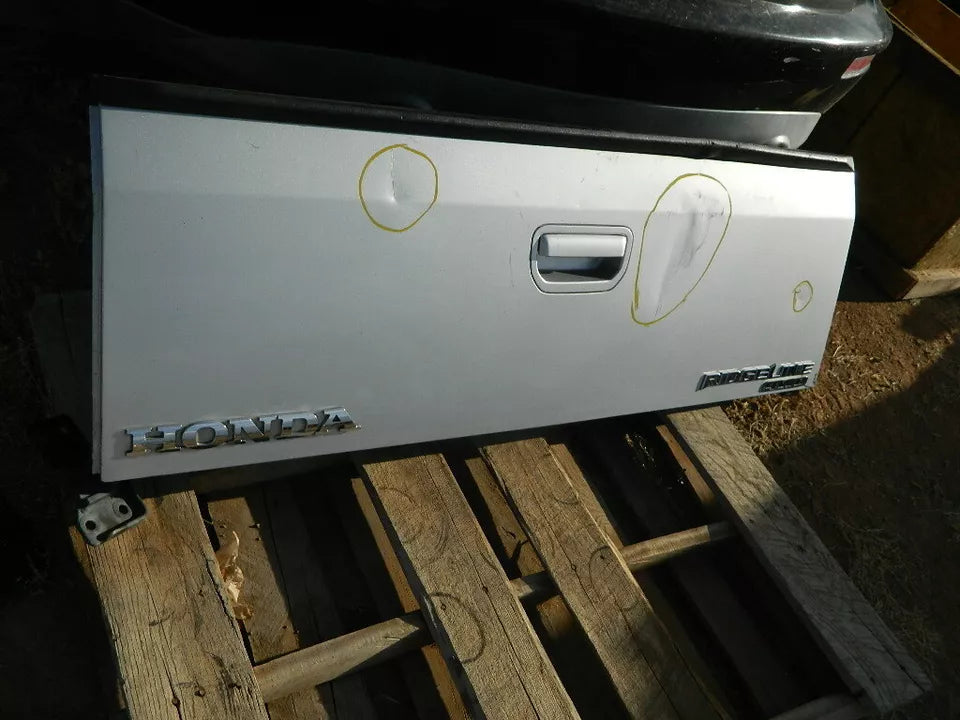 HONDA RIDGELINE TRUNK LID TAIL GATE TAILGATE LIFTGATE W/O CAMERA- SILVER