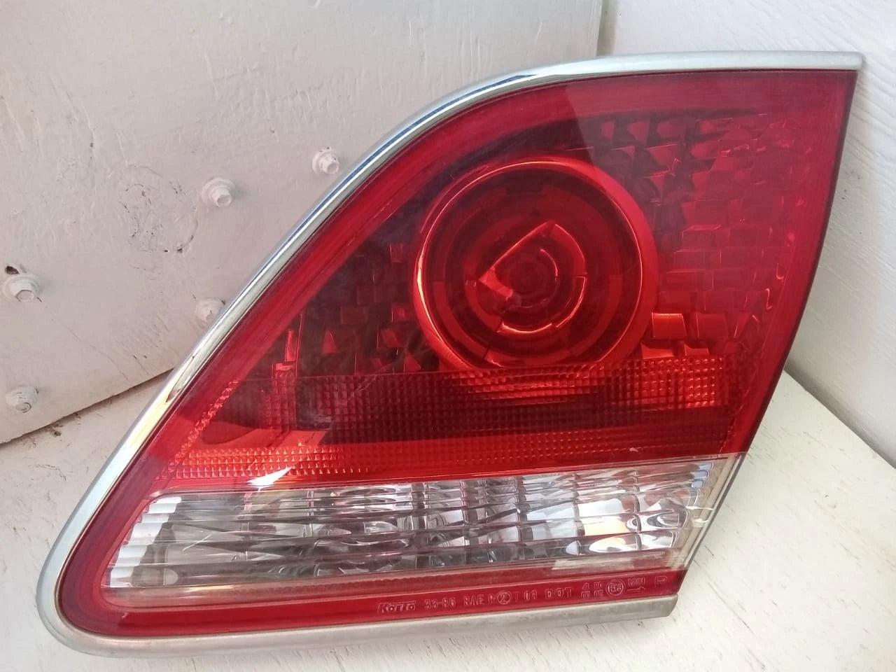 2004-2006 LEXUS ES330 REAR LAMP RIGHT PASSENGER SIDE 81551-33430