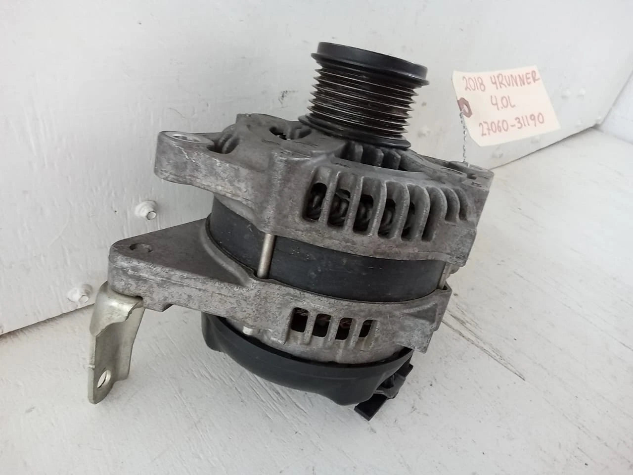 2010-2021 TOYOTA 4RUNNER 4.0L ALTERNATOR GENERATOR 27060-31190 / 104210-2865