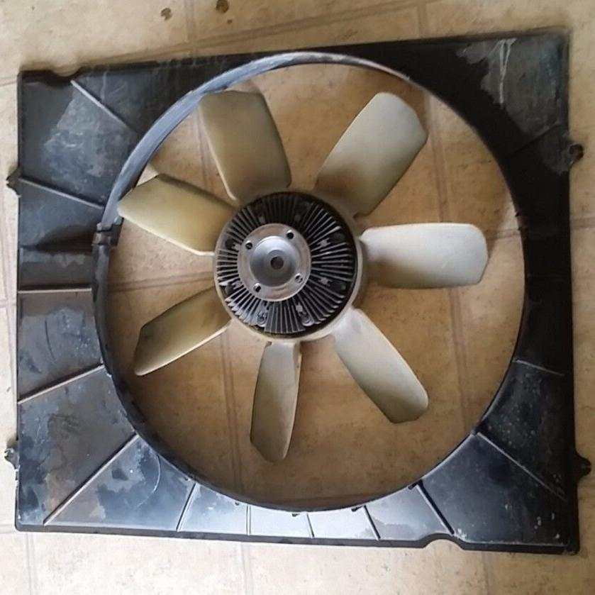 Toyota Sequoia fan shroud