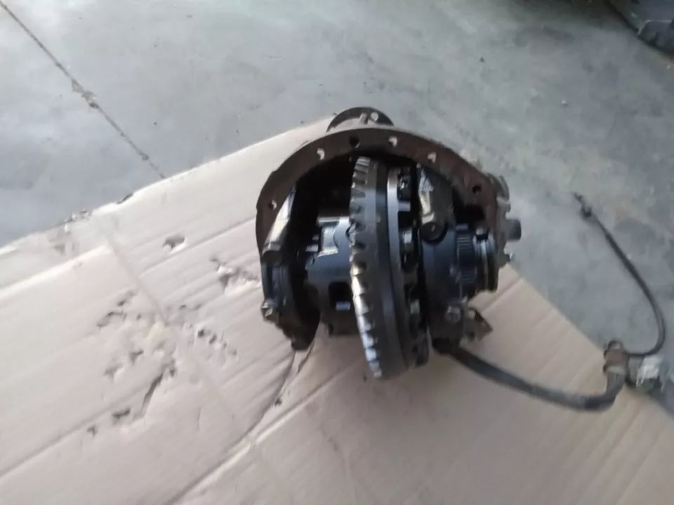 1996- 2002 TOYOTA 4RUNNER REAR DIFFERENTIAL CARRIER PUMPKIN 6CYL 3.4L W/ LOCKER