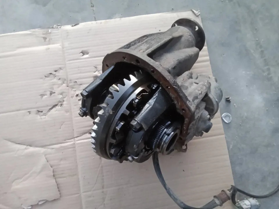 1996- 2002 TOYOTA 4RUNNER REAR DIFFERENTIAL CARRIER PUMPKIN 6CYL 3.4L W/ LOCKER