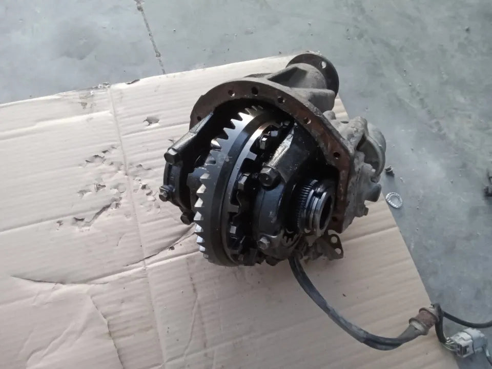 1996- 2002 TOYOTA 4RUNNER REAR DIFFERENTIAL CARRIER PUMPKIN 6CYL 3.4L W/ LOCKER