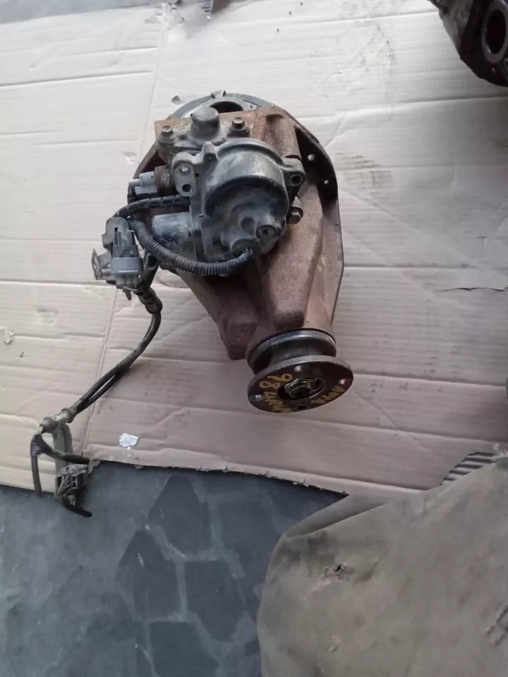 1996- 2002 TOYOTA 4RUNNER REAR DIFFERENTIAL CARRIER PUMPKIN 6CYL 3.4L W/ LOCKER
