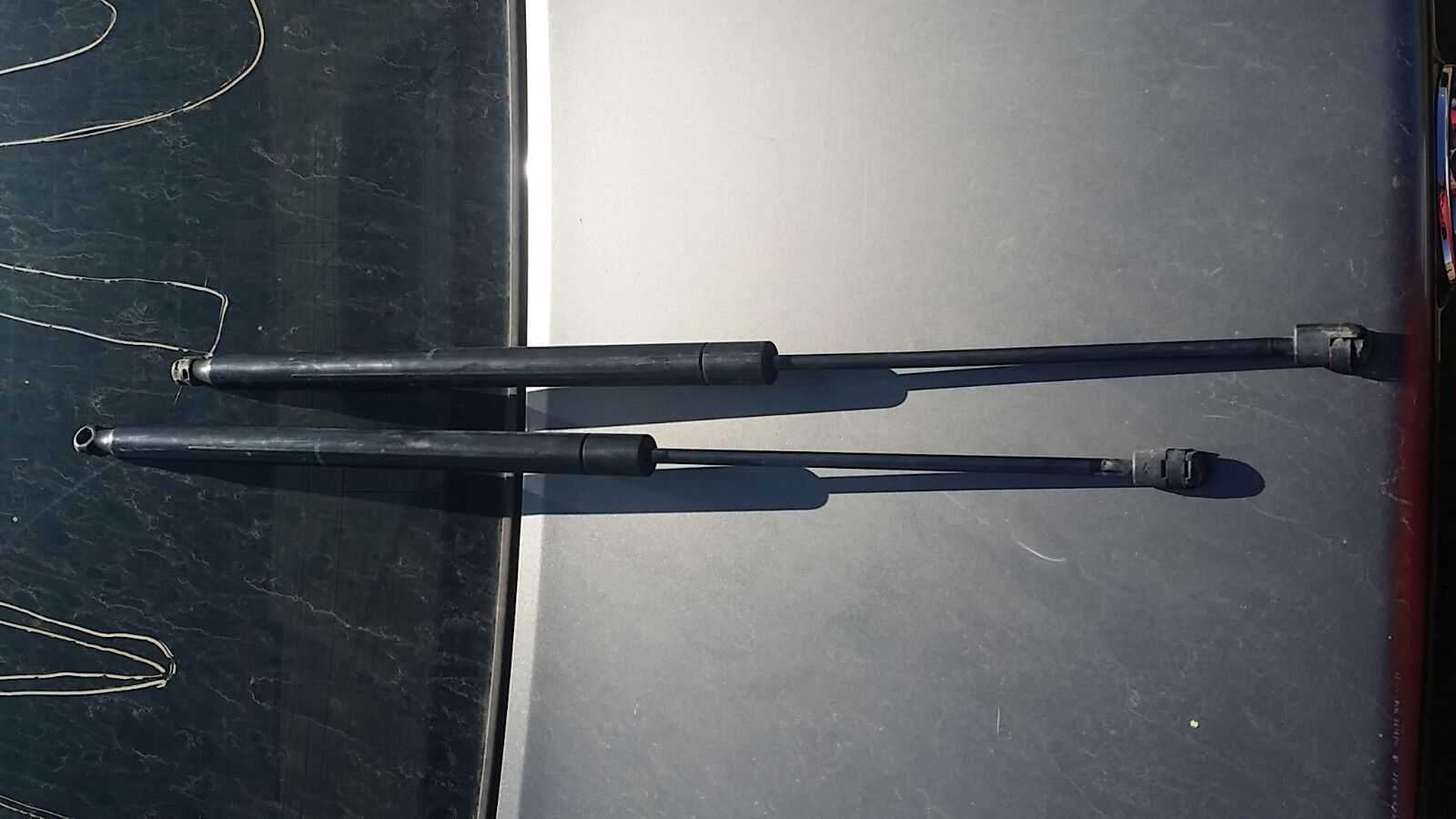 Toyota Sienna tailgate