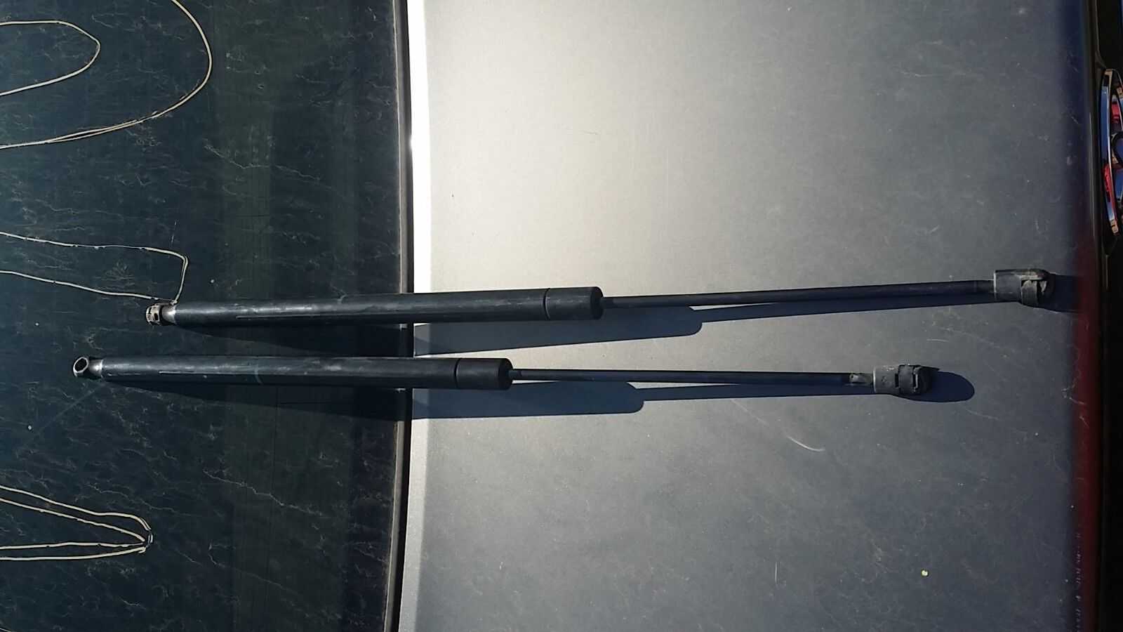 Toyota Sienna tailgate