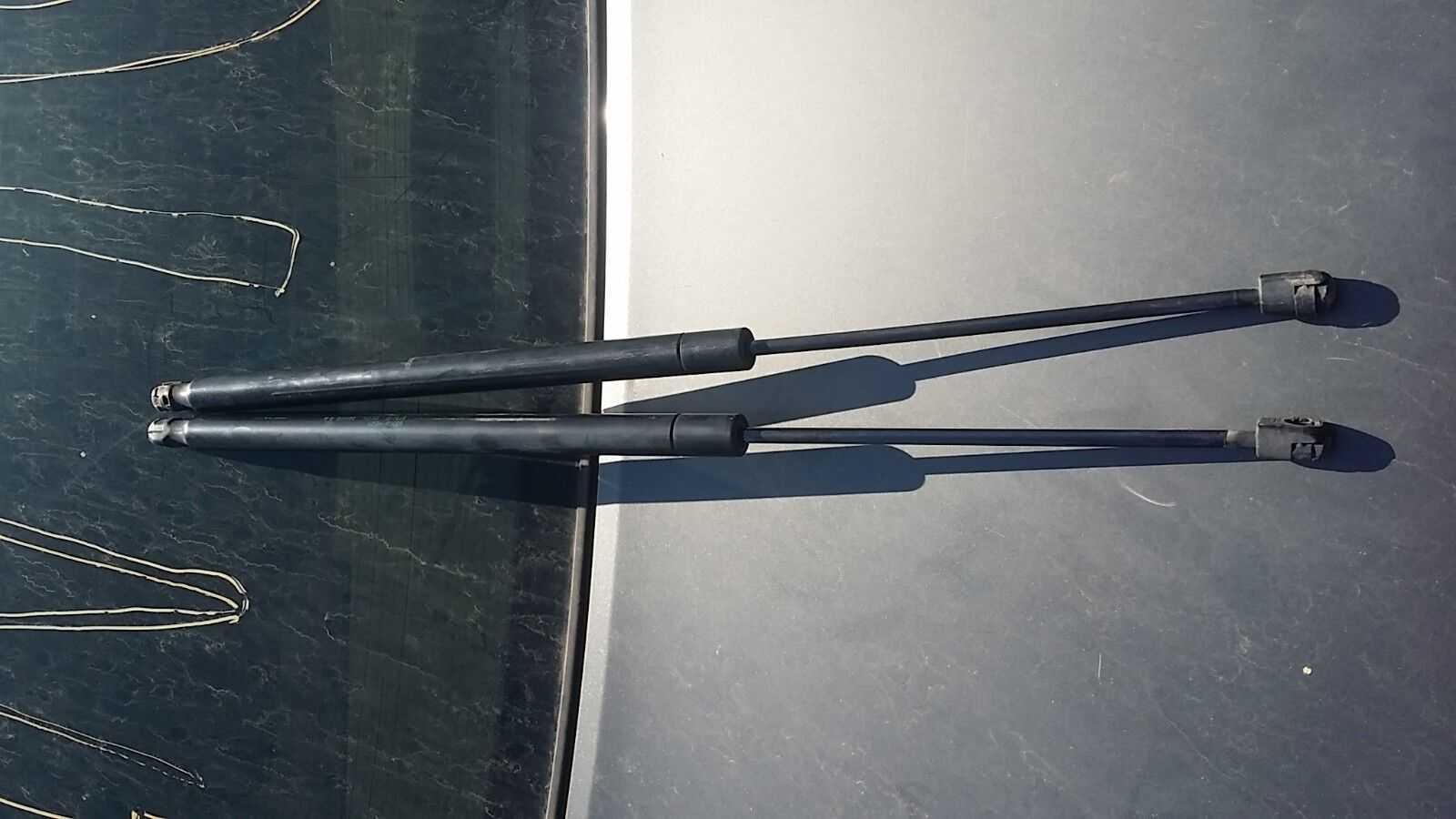 Toyota Sienna tailgate