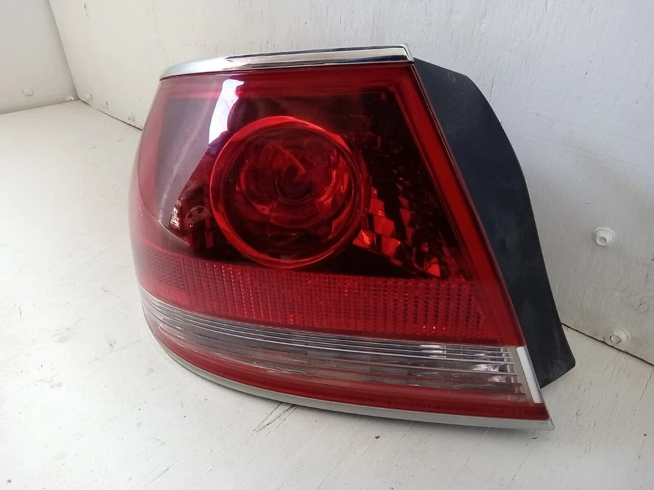 2004-2006 LEXUS ES330 ES 330 TAIL LIGHT REAR LAMP LEFT DRIVER SIDE 8155133430