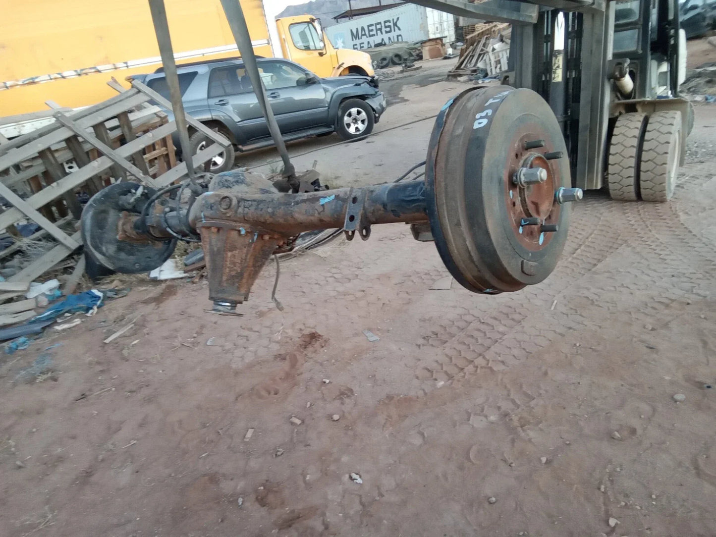 Rear end differential axle A01A for 00-06 Toyota Tundra ACC Cab 4.7L 2WD, direct replacement part