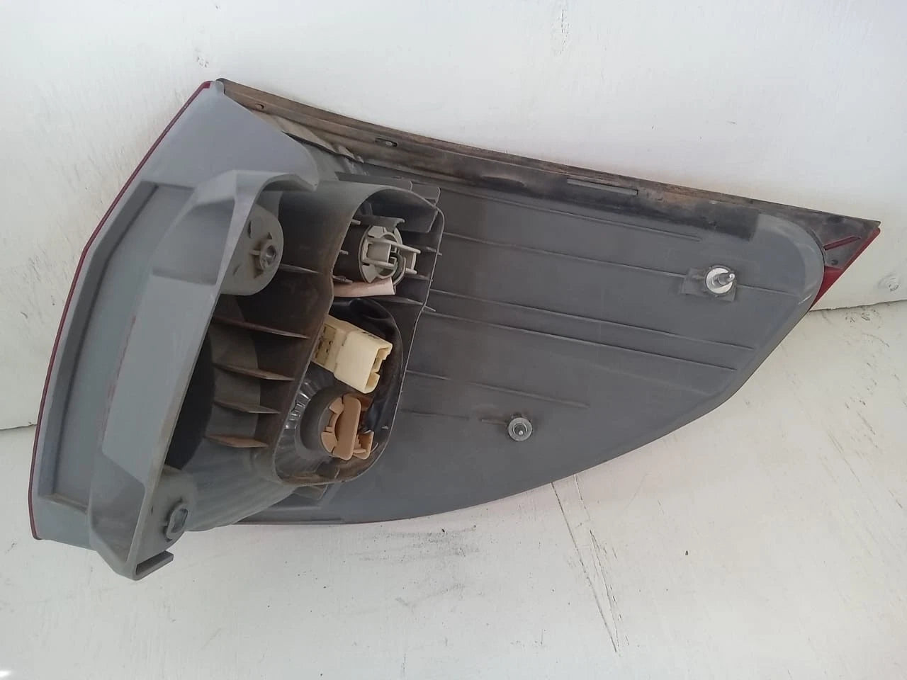 2006-2010 TOYOTA SIENNA TAIL LIGHT REAR LAMP LEFT DRIVER SIDE 81560AE020