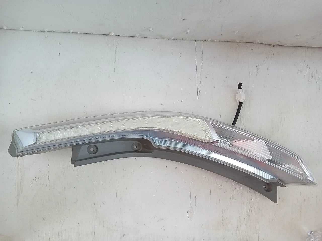 2013-2014 NISSAN LEAF REAR LAMP RIGHT PASSENGER SIDE 26550-3NA3A