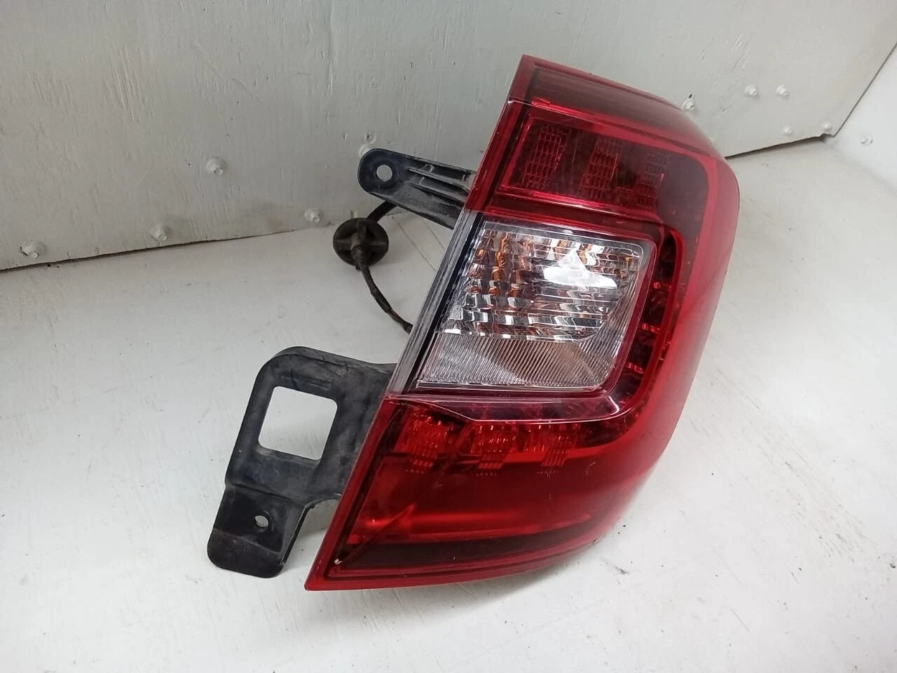 2015-2019 SUBARU OUTBACK WAGON TAIL LIGHT REAR LAMP RIGHT PASSENGER SIDE 84912AL05A